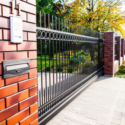 brama-posesyjna-przesuwna-wisniowski-11